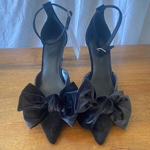 H&M Black Velvet Bow Heels